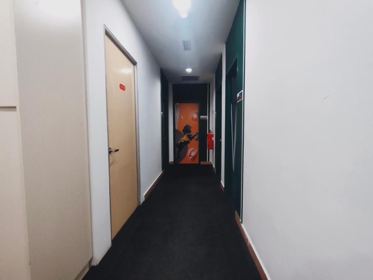 Allbes Parklands Hotel Klang Esterno foto