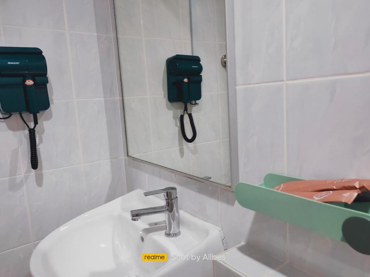 Allbes Parklands Hotel Klang Esterno foto